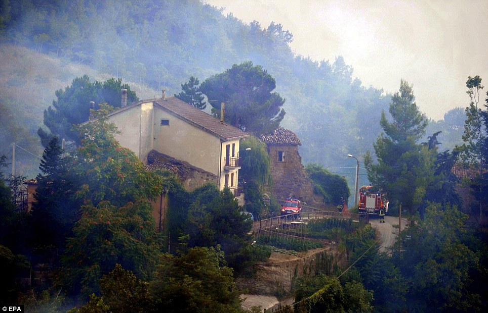 意大利两架战机相撞坠毁引发山火 4人失踪