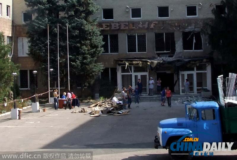 乌克兰军队轰炸顿涅茨克历史博物馆