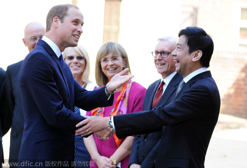 凯特王妃确认怀二胎 威廉王子访牛津心情大好