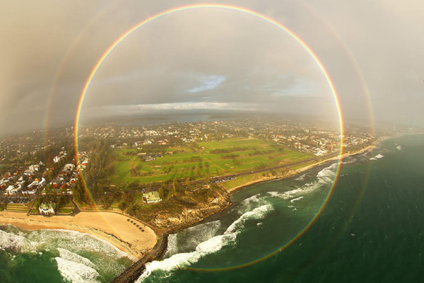 澳洲天空惊现全圆形彩虹 摄影师称极为罕见（图）