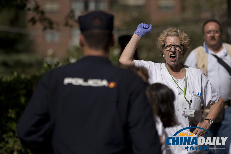 西班牙首相造访埃博拉患者诊治医院 遭医护人员抗议