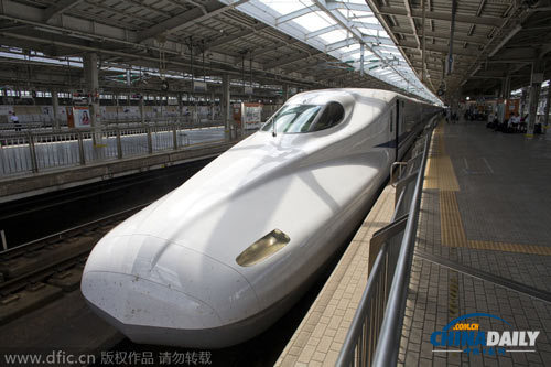 19号台风登陆日本九州地区 大阪京都列车将停驶