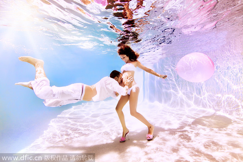 美摄影师拍摄唯美孕妇水下写真照 灵动如美人鱼
