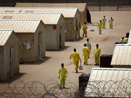 美媒揭IS源头：美军驻伊拉克最大战俘营