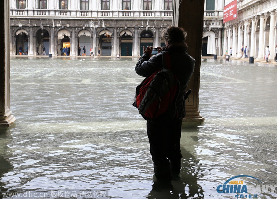 威尼斯再遭水淹 水位持续升高