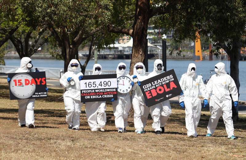 G20峰会：示威者持闹钟警示埃博拉
