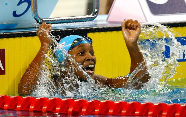 泳坛诞生首个黑人女子冠军 黑人不适合游泳不科学