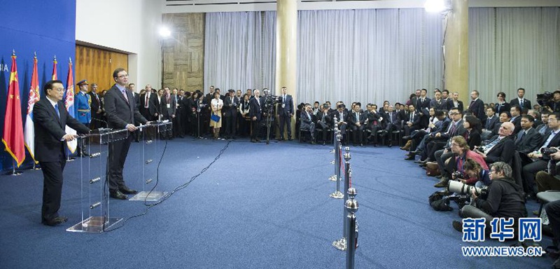 李克强与塞尔维亚总理武契奇共同会见记者