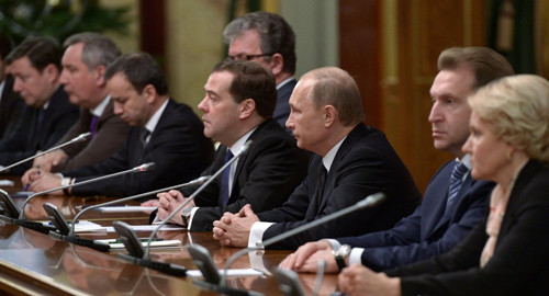 普京会俄罗斯政府成员 要求优先支撑卢布汇率