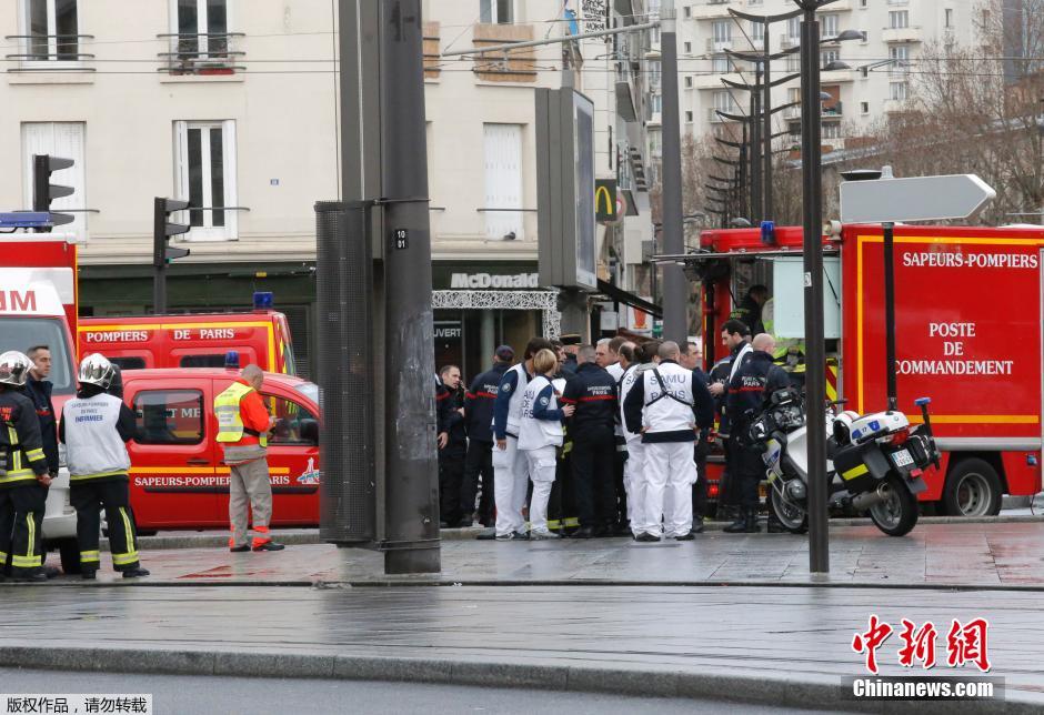 法国一超市遭武装袭击 1人受伤5人遭劫持