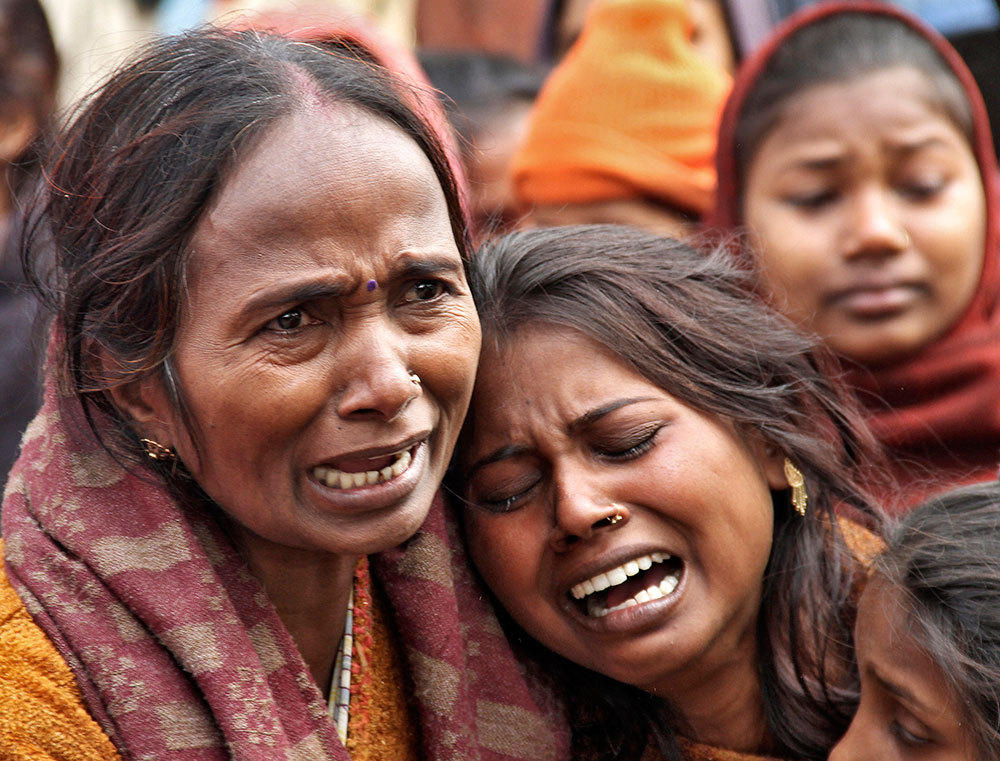 印度27人饮假酒中毒身亡 上百人被送往医院