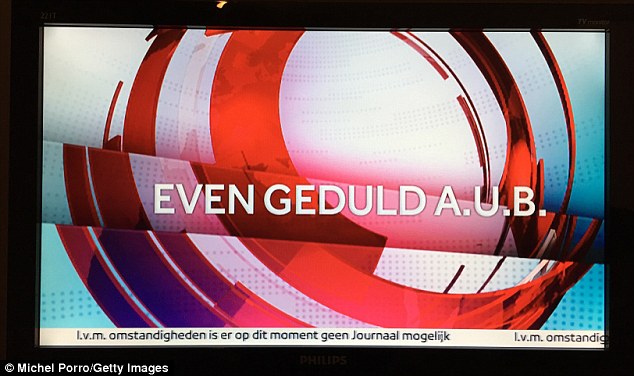 荷兰：枪手闯入直播间被警方逮捕现场
