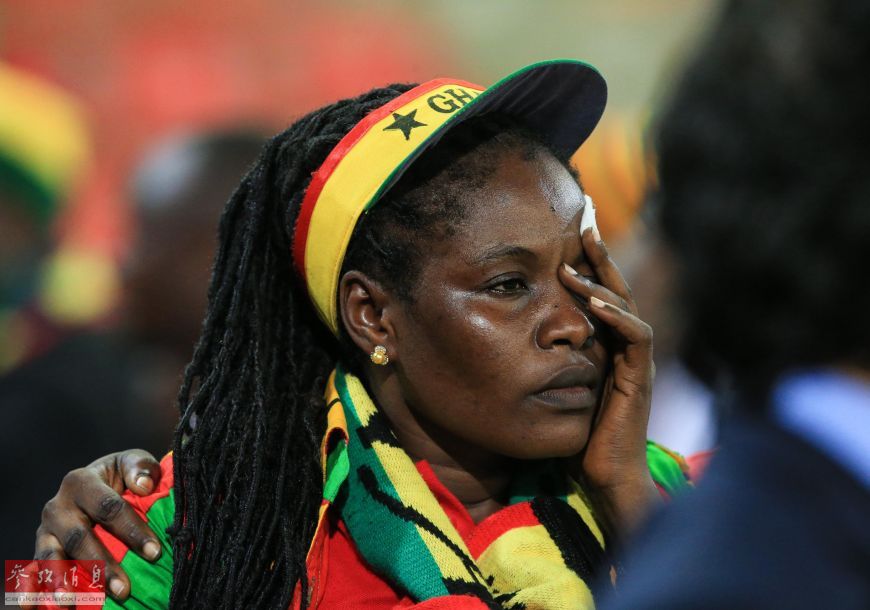 非洲杯半决赛发生球迷骚乱 直升机出动