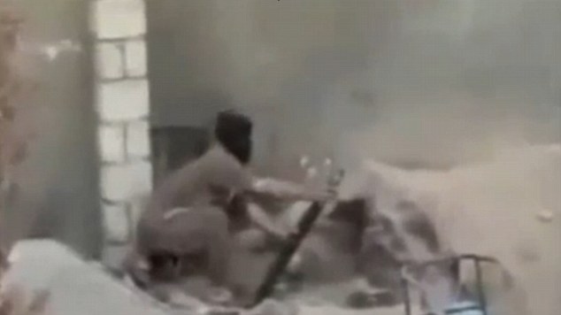 IS士兵疑被自己炸弹炸死 被网友称最蠢恐怖分子