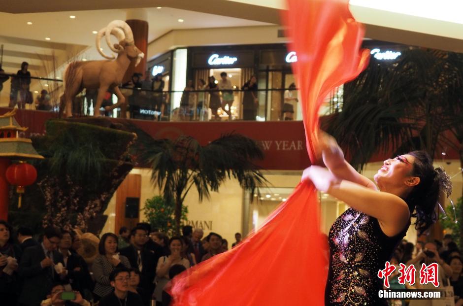 洛杉矶购物中心庆祝中国农历新年