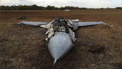 美F-16与教练机空中相撞失去一半机翼仍平安着陆