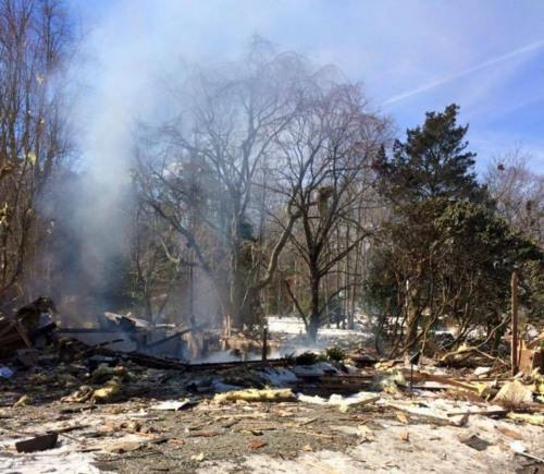 美新泽西州一房屋因煤气泄漏爆炸 致15人受伤