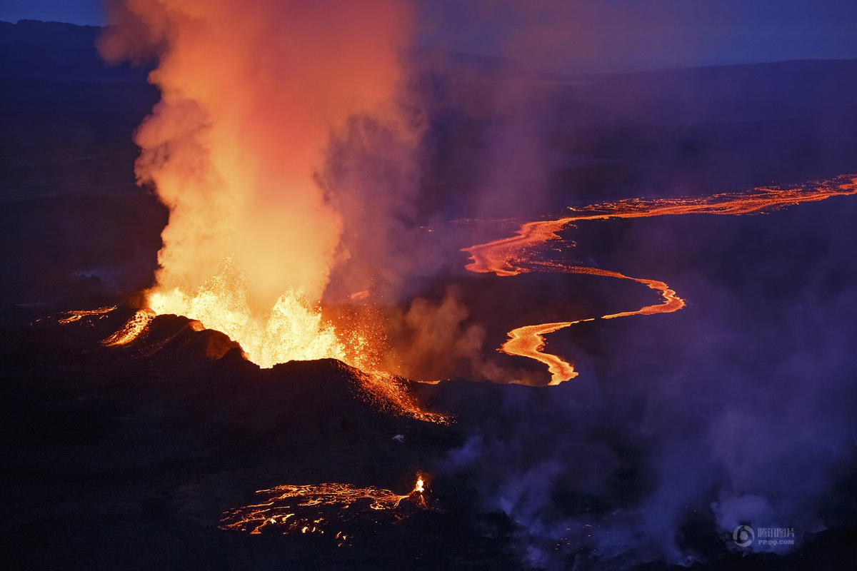 以色列摄影师拍摄冰岛冰与火的奇幻世界