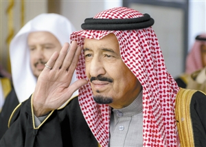 沙特新国王庆祝登基 向民众派发2000亿元红包