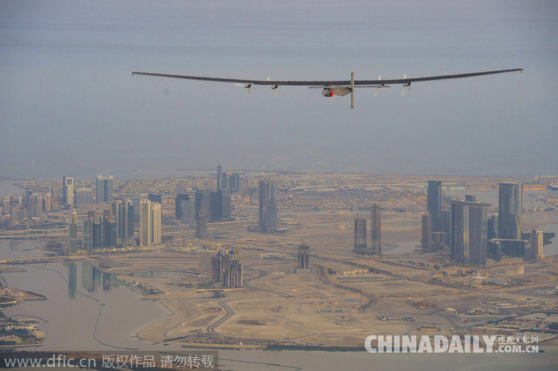 世界最大太阳能飞机在阿联酋首都上空试飞