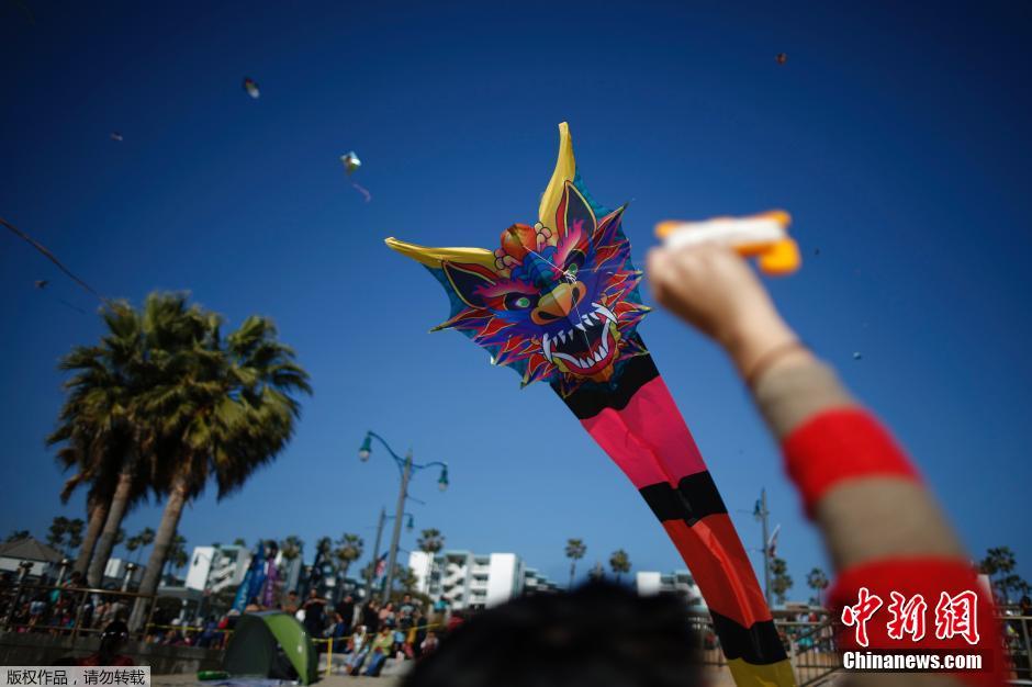 美国加州举办风筝节