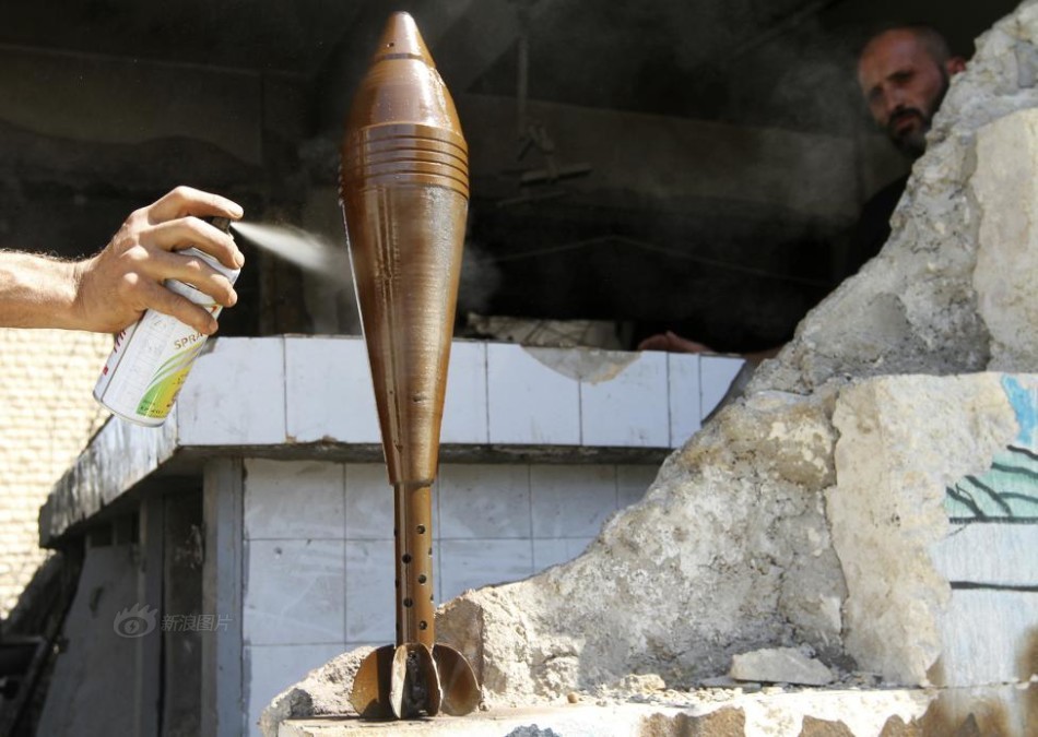 叙利亚家庭兵工厂 自制“土豪金”弹药