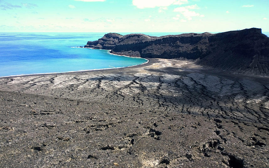 太平洋海底火山喷发 催生又一新岛(组图)