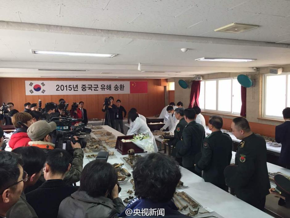 中国志愿军遗骸入殓仪式在韩国举行