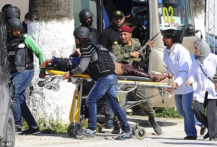 突尼斯国家博物馆遭恐怖袭击 至少20人丧生