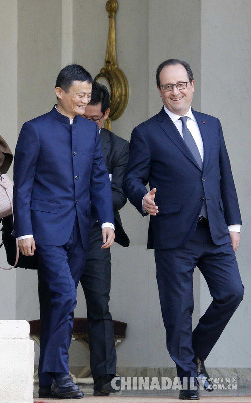 法国总统奥朗德接见马云 两人互赠礼物（组图）