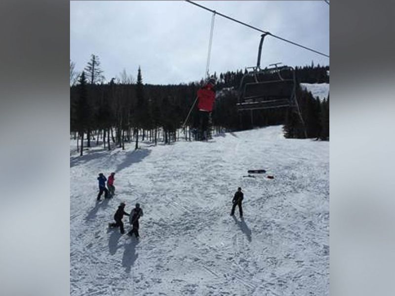 美国滑雪场缆车出故障 230名游客挨个吊下7人伤（图）