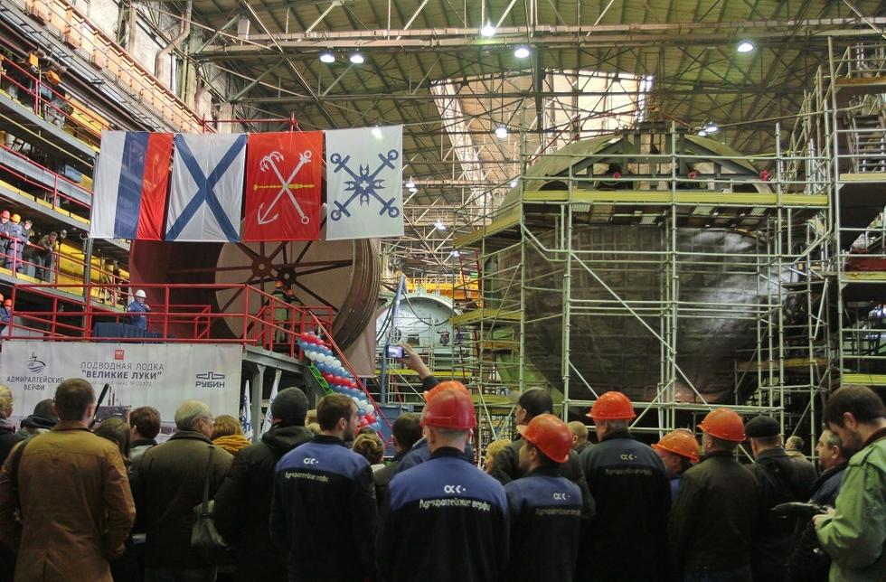 俄停工数年的柴电潜艇再次开工