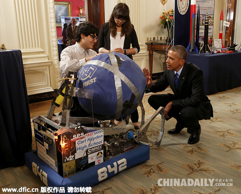 白宫举行科学展 奥巴马体验新奇发明（组图）