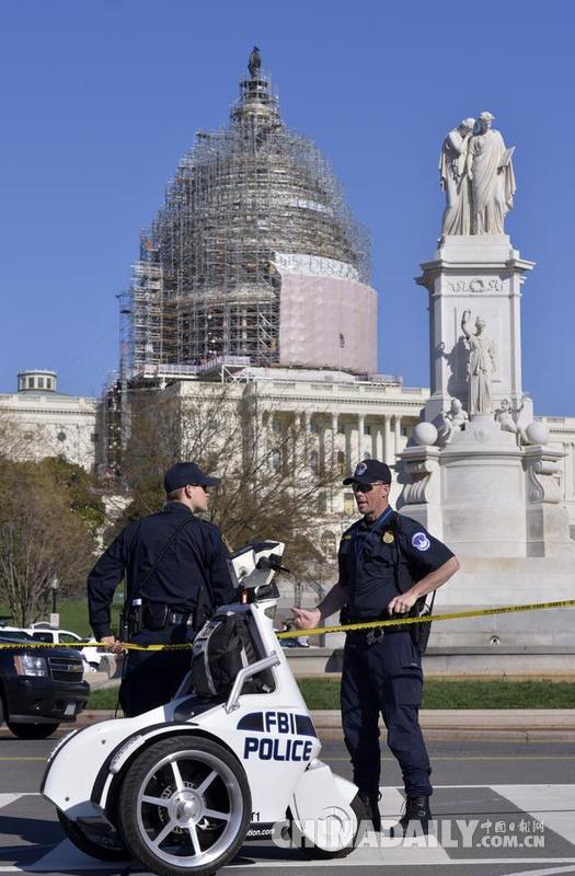 美国国会大厦外一男子开枪自杀（组图）
