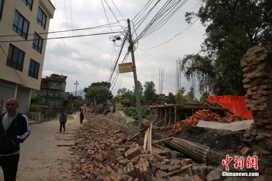 英媒：尼泊尔地震遇难人数已超过1900人