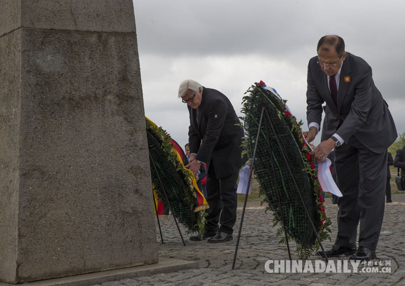 德国外长访俄 向二战阵亡德国将士墓献花