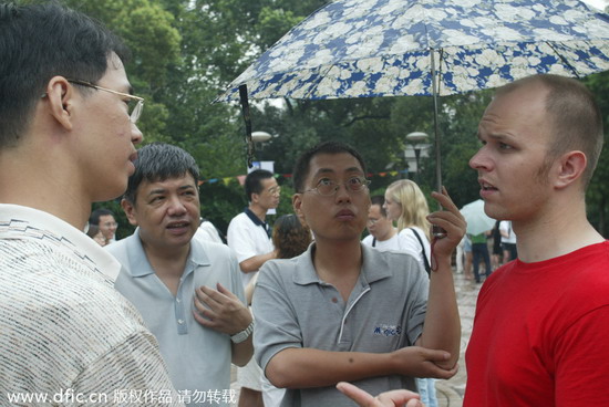 外国网友吐槽在中国经历奇葩聊天：你结婚了吗