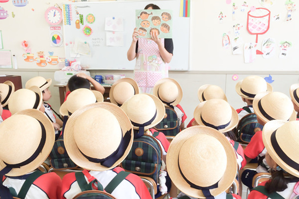 看日本小朋友怎样度过幼儿园的一天
