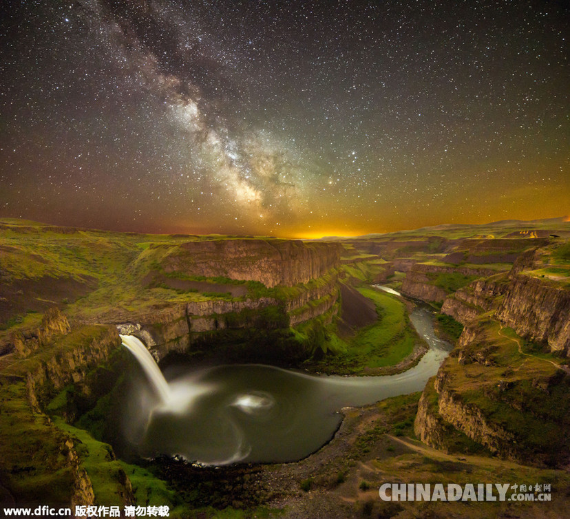 摄影师走遍美国寻最美夜空 星光灿烂如梦如幻