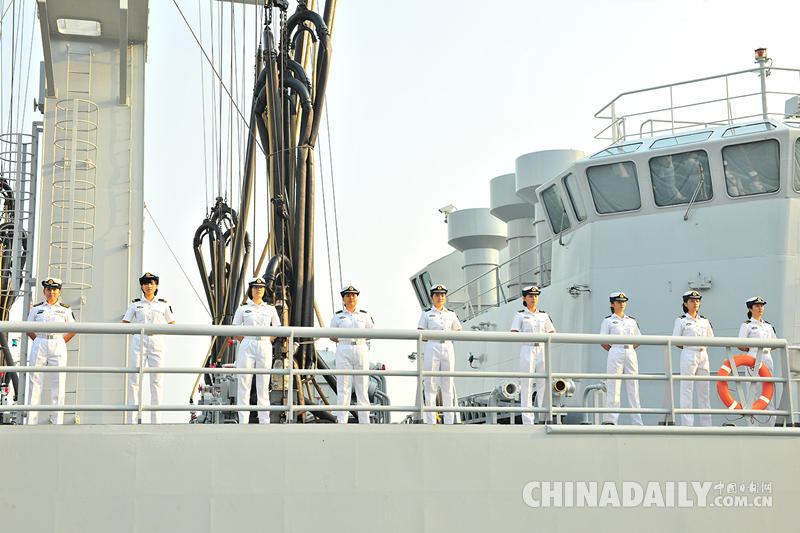 海军第十九批护航编队停靠马来西亚