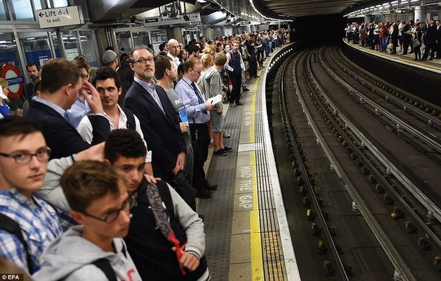 伦敦地铁司机大罢工 百万乘客上班成噩梦