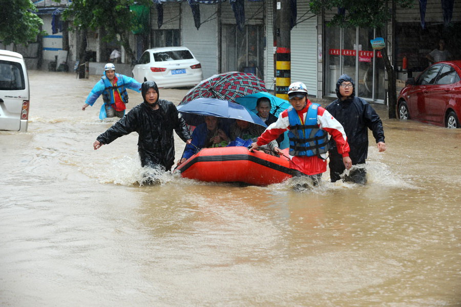 台风“灿鸿”来袭 绍兴上虞区下管镇被淹