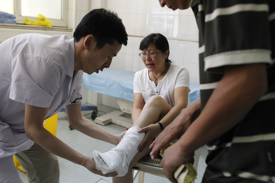 天津爆炸事故遇难人数升至50人 伤员在医院接受救治