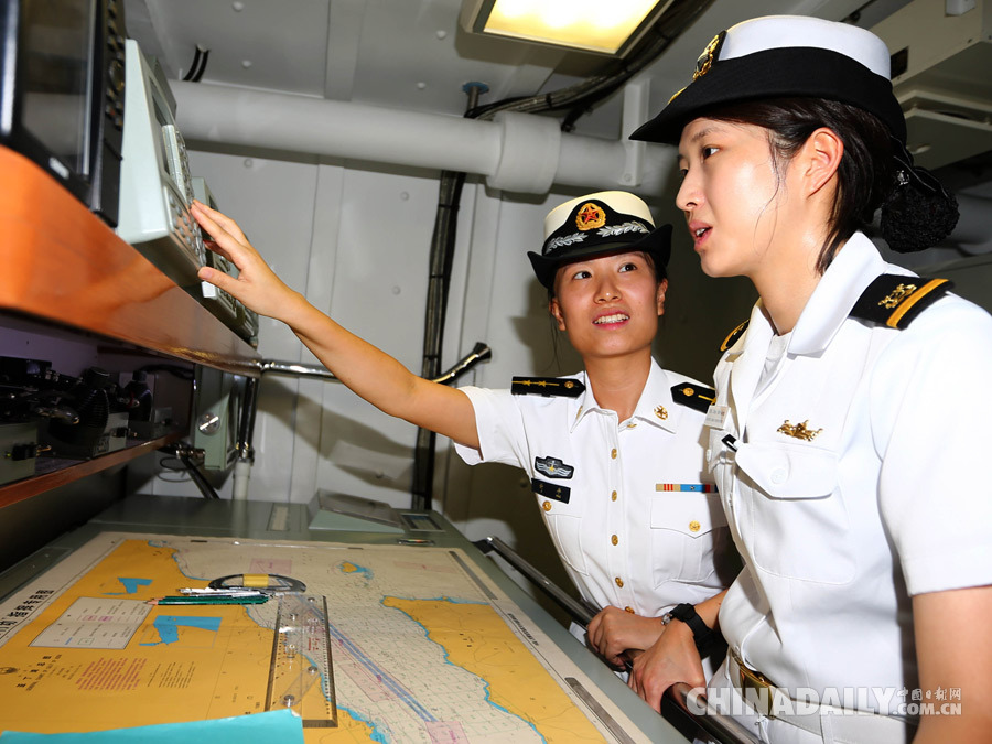 海军第二十批护航编队与韩国海军护航编队指挥官进行会面交流 6 中国日报网