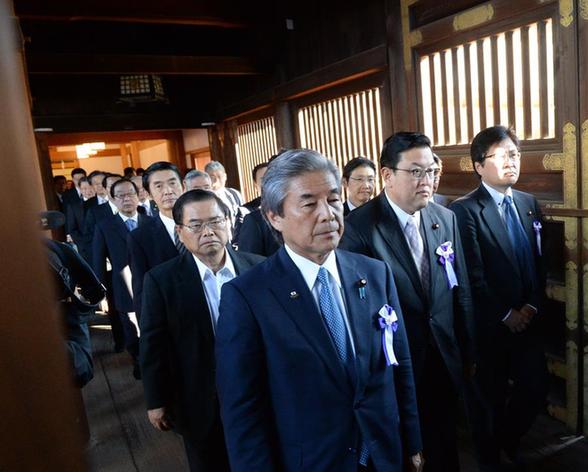 日本约70名国会议员集体参拜靖国神社