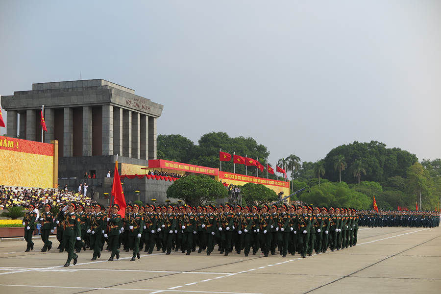 越南隆重举行国庆70周年纪念阅兵游行