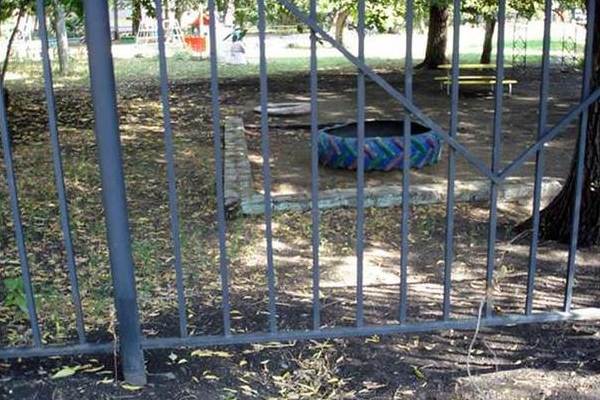 俄两名5岁顽童挖地道 逃课逃离幼儿园