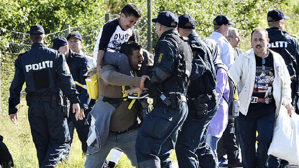 丹麦警方：不再阻止难民去瑞典