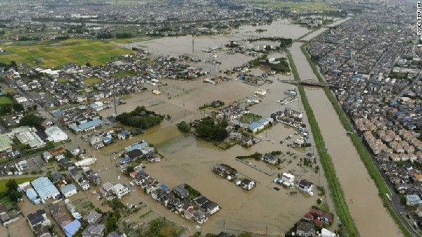日遭遇50年来最大洪灾： 97万人紧急疏散 3人死亡