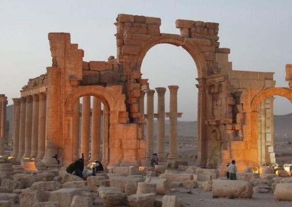 丧心病狂！叙利亚帕尔米拉古迹凯旋门遭IS摧毁